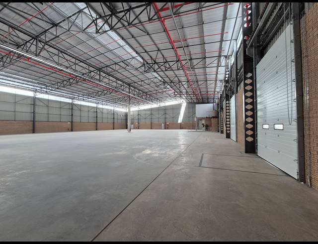 2,208M² WAREHOUSE TO LET IN AIRPORT PARK